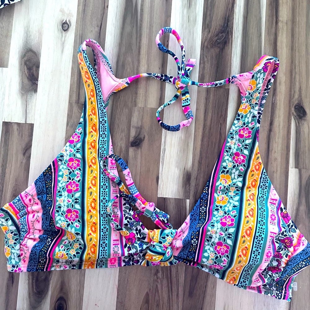 Large bikini top with padding